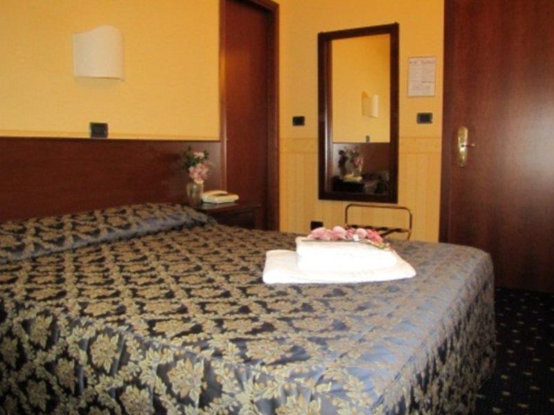 Hotel Parco Fiera Torino Esterno foto